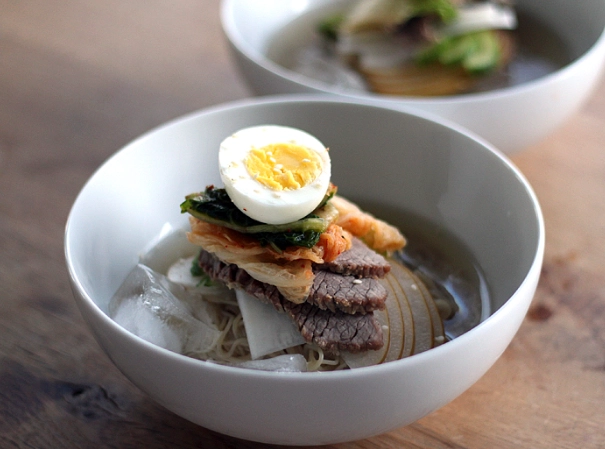 make naengmyeon noodles make naengmyeon noodles