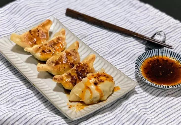 gyoza vs potsticker
