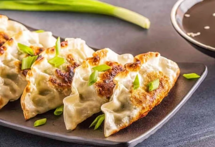 gyoza vs potsticker