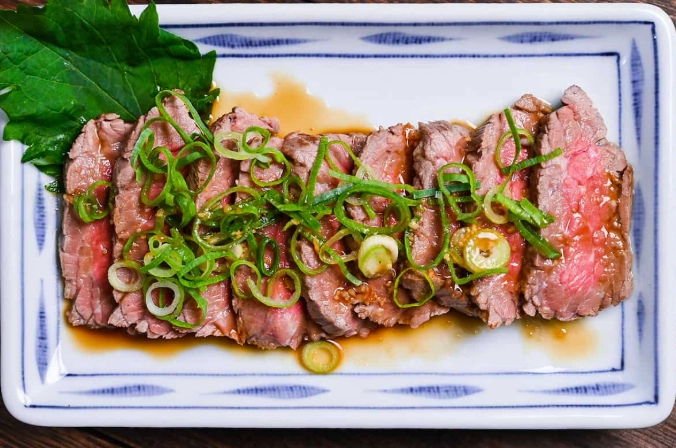 is beef tataki raw