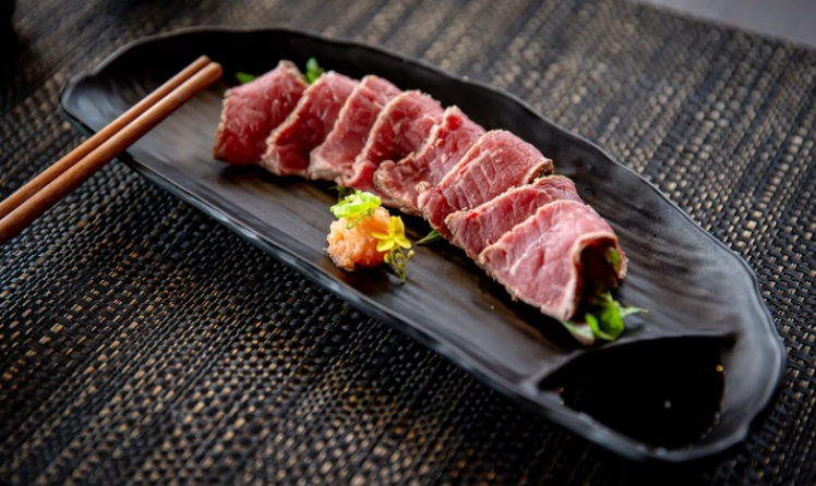 Is beef tataki raw