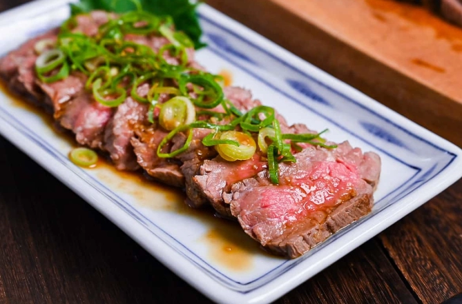 is beef tataki raw