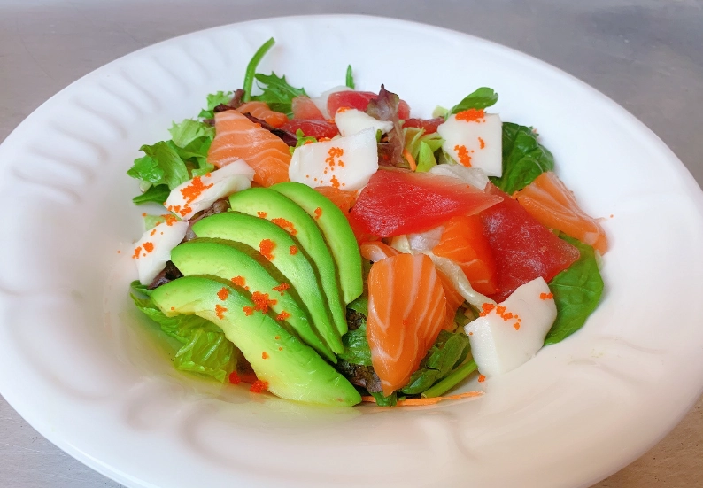 healthy sashimi salad