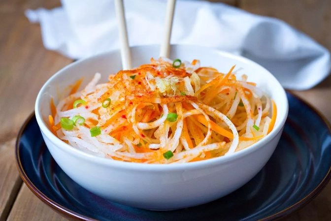 healthy daikon salad