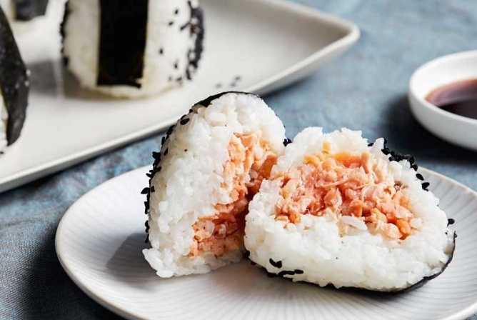 onigiri tuna mayo onigiri tuna mayo