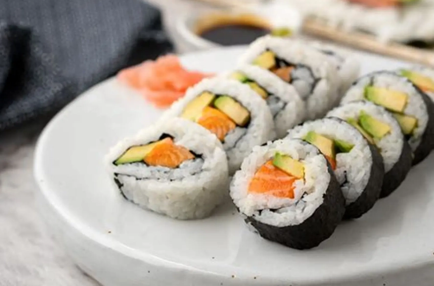 salmon maki salmon maki