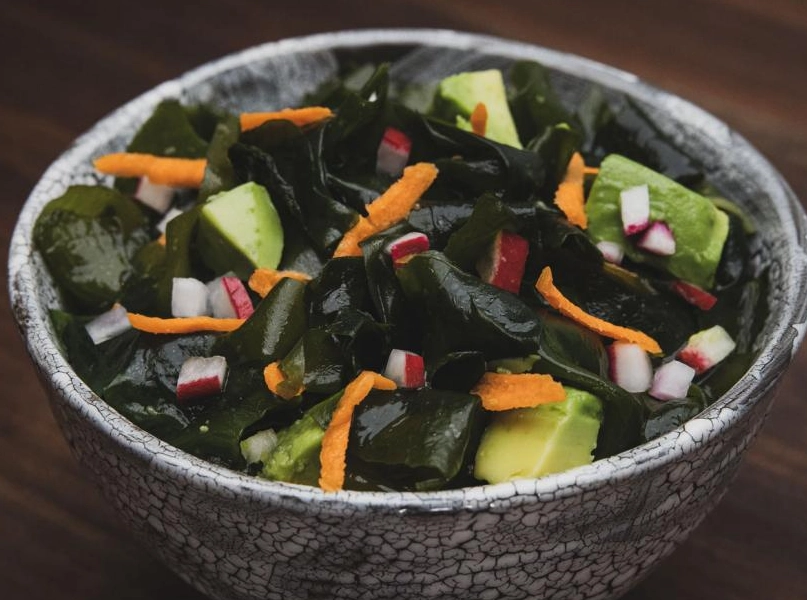 Japanese wakame salad