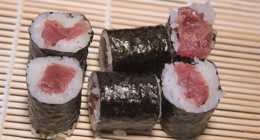 how to make tekka maki