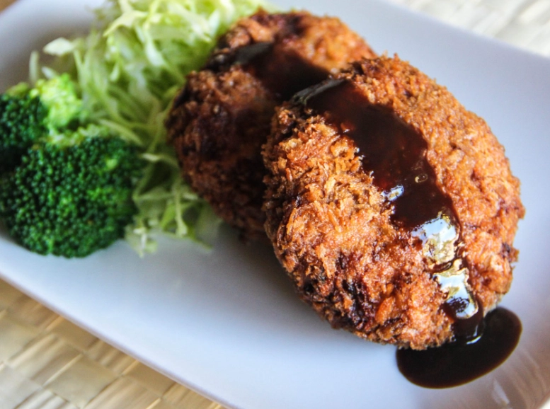Is menchi katsu similar to tonkatsu?